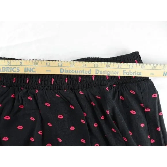 Torrid Women Kisses Skirt Size 2 - Picture 5 of 6